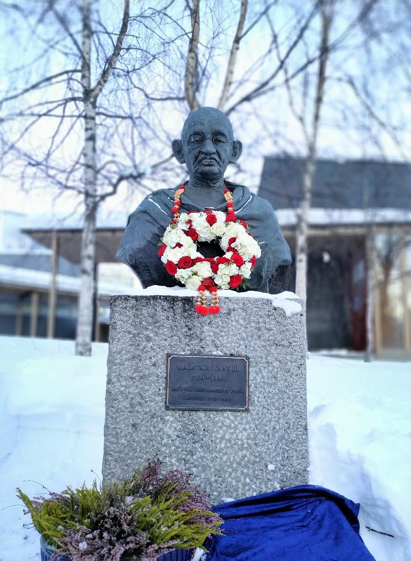 mahatma gandhi grave