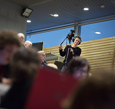 STIAN+P13A2100+UIT.jpg Stian Olsen ble ferdig med videregående våren 2015, etter 13 skoleår med lærere som hadde svært ulikt syn på hans utfordringer. Selv om han fikk diagnosen allerede i grunnskolen, ble skolegangen en kamp om forståelse og hjelp.