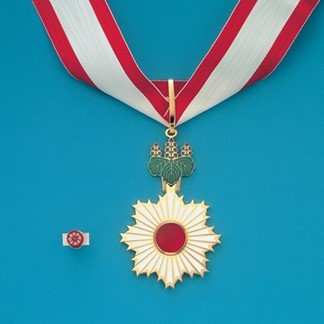 The Order of the Rising Sun - Den oppadstigende sols orden tildeles UiT professor Asgeir Brekke.