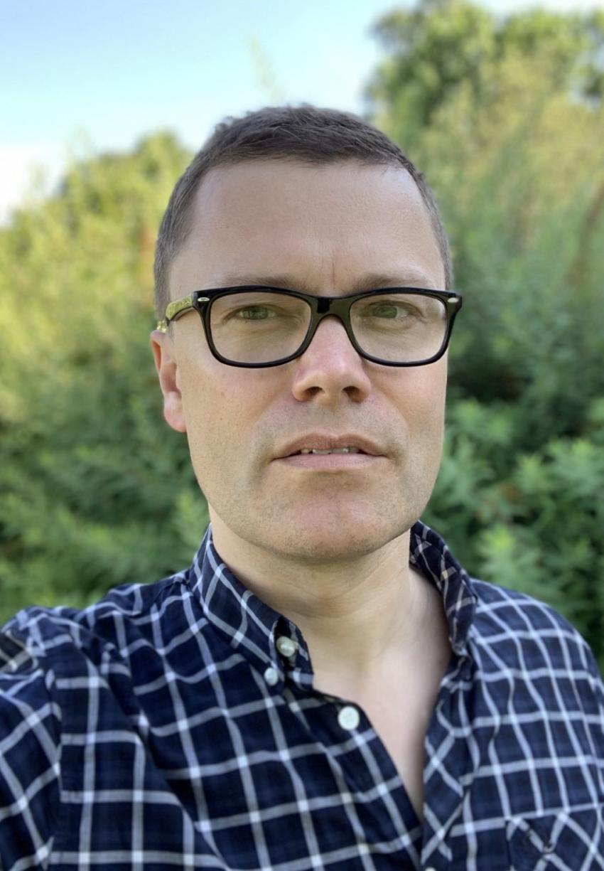 Et bilde av Torkell i profil, sannsynligvis et s&aring;kalt "selfie". 