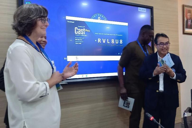 Professor Claire Armstrong p&aring; IPB-universitetet i Indonesia