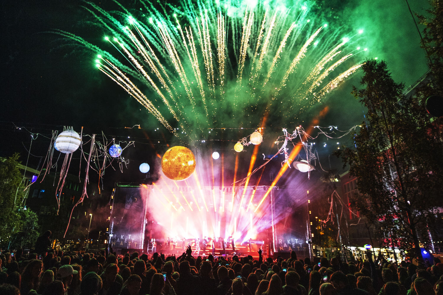 Illustrasjons-/bannerbilde for March 14 2025: “Coffee & Compromise: Keys to Norwegian Working Culture”