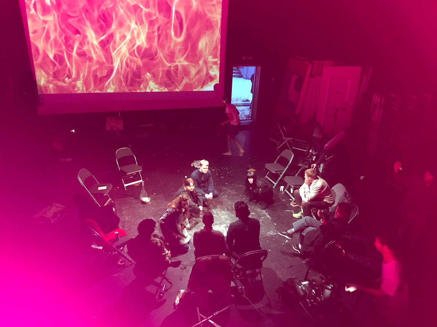 Filmstudenter p&aring; informasjonsm&oslash;te