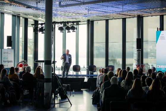 Kristoffer Lorentzen Senter for hav og Arktis 4.jpg