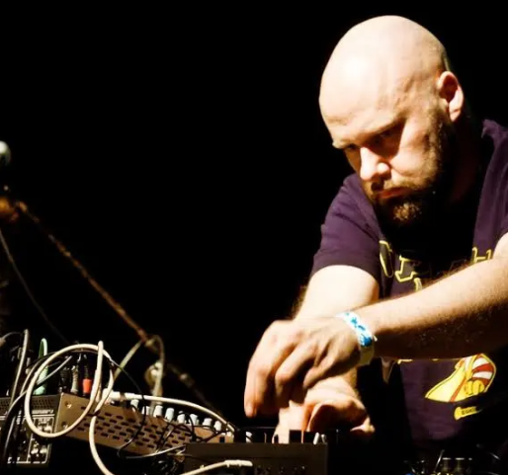 Illustrasjonsbilde for Artist talk with Lasse Marhaug