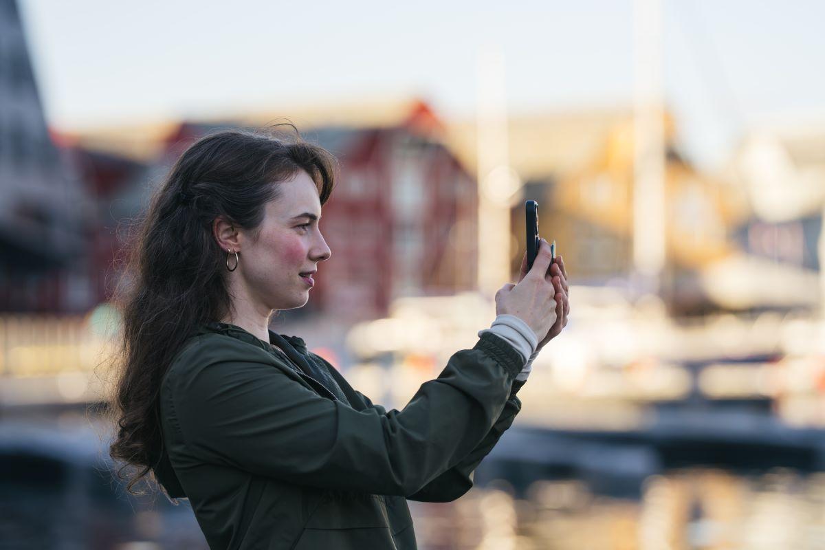 Illustrasjons-/bannerbilde for Mobilvideokurs