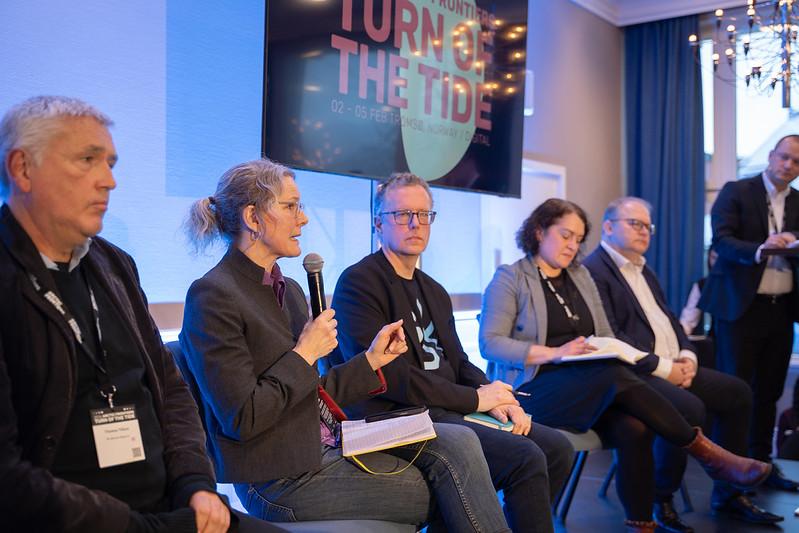 Panelet besto av Thomas Nilsen fra The Barents Observer, Kari Aga Myklebost (UiT), Marc Lanteigne (UiT), Elana Wilson Rowe fra NUPI og Urmas Paet (Europaparlamentet). Bjarge Schwenke Fors (UiT) var moderator.