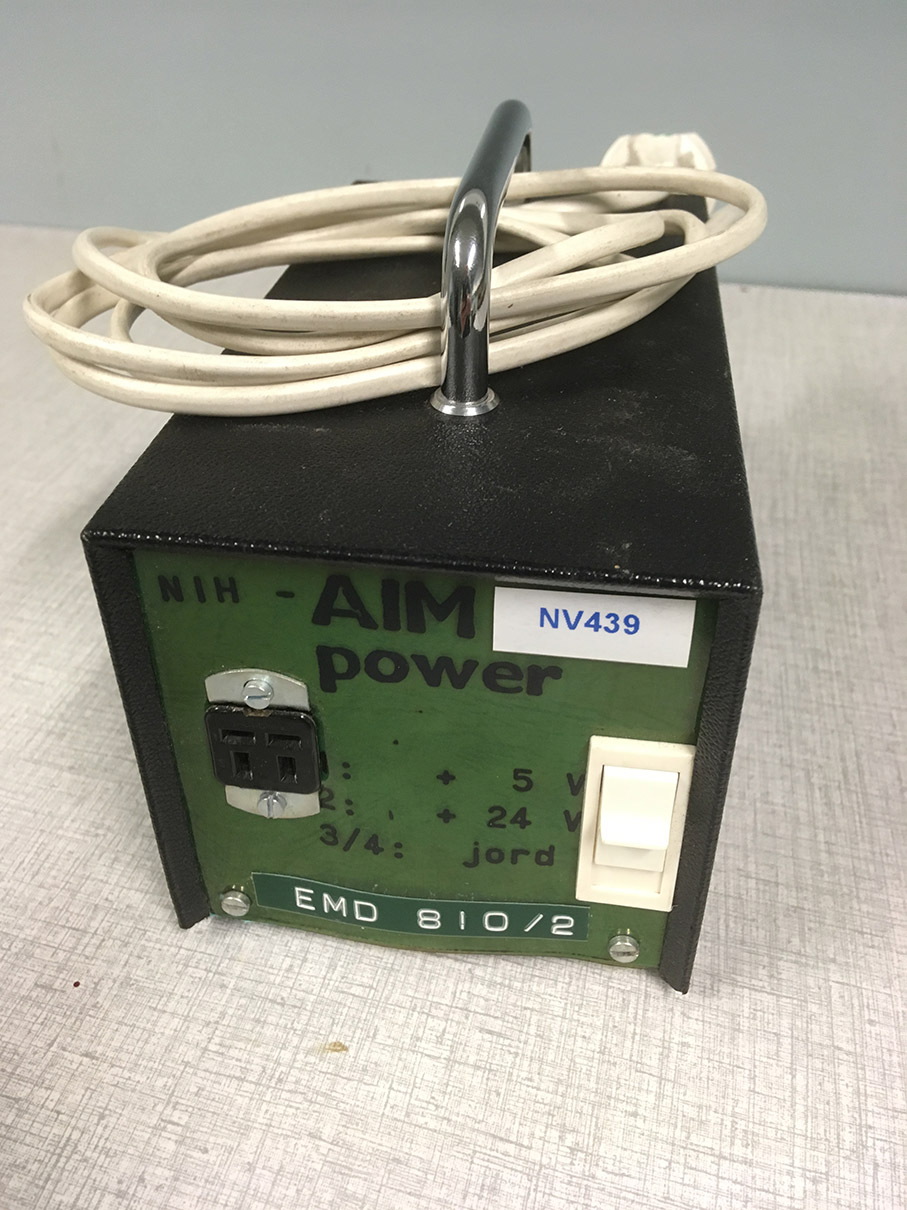 Bilde av AIM strømforsyning